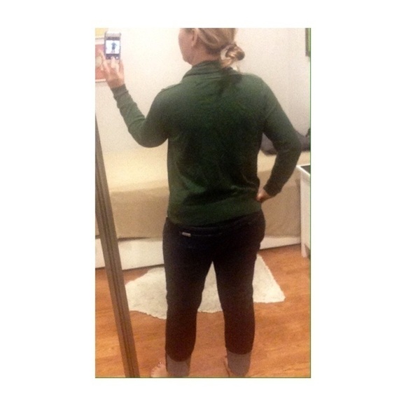 💕MAX STUDIO💕 Green Wrap Front Sweater Top - Picture 4 of 8